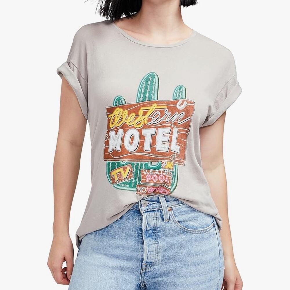 Wildfox USA Rosé Manchester Short Sleeve T-Shirt Sz S NWOT
